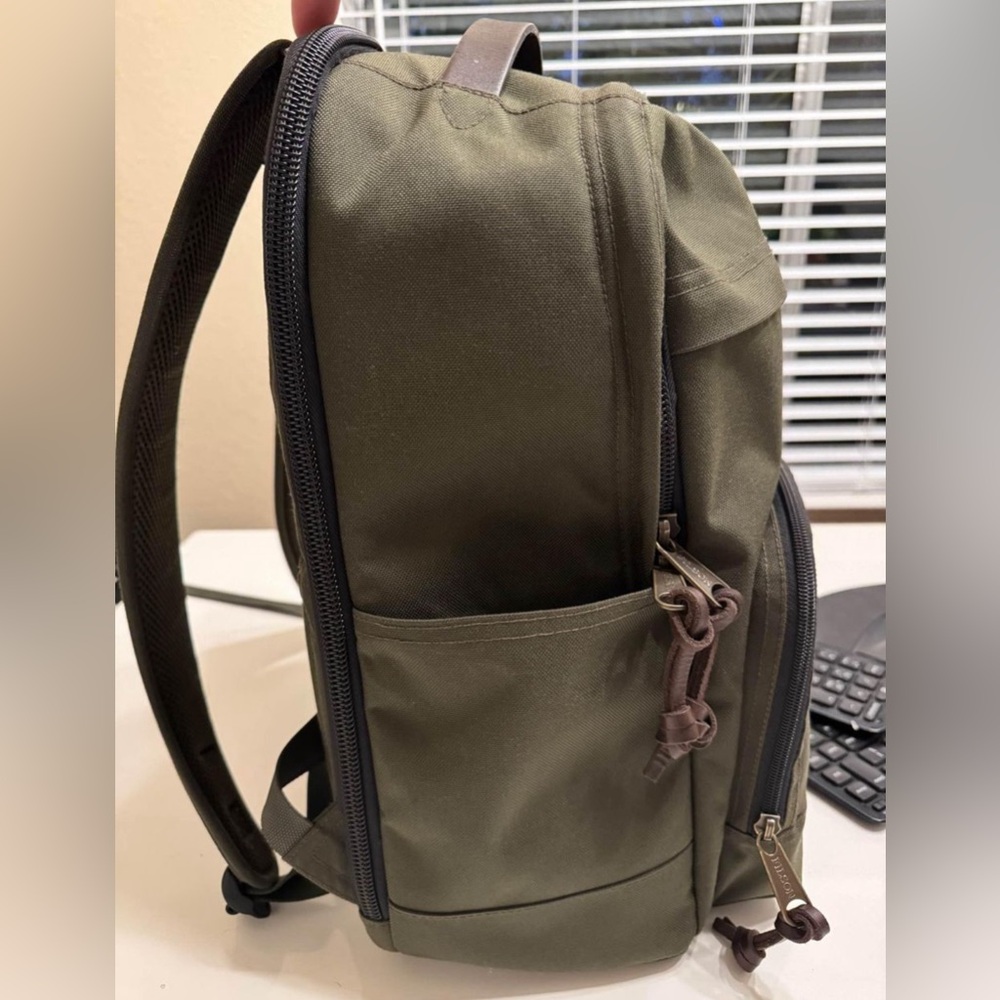 Filson backpack - Picture 2 of 6